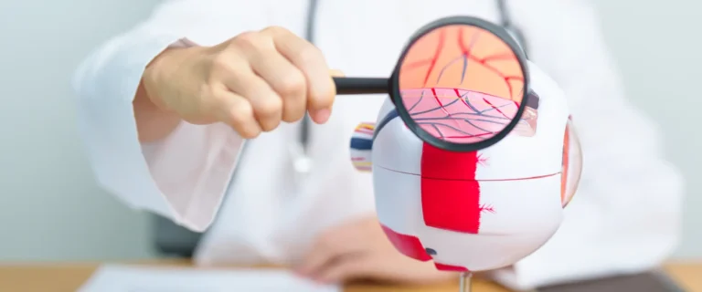Examen de retina para evaluación de la salud ocular y detección de enfermedades retinianas